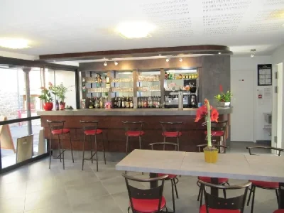 Brasserie-bar-Relais-St-Jacques-8211-Saint-Chely-d039Aubrac_2242324