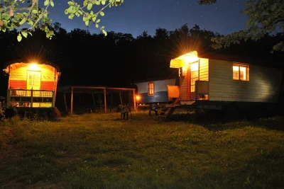 CAMPING-quotDES-CABANESquot-8211-Ordan-Larroque_2606631