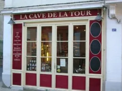 CAVE-DE-LA-TOUR-HORS-VILLE-8211-L039Isle-Jourdain_2389451