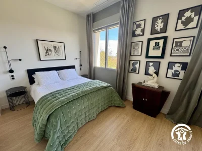 CHAMBRE-AVEC-VUE-8211-JADE-8211-Carcassonne_3829238