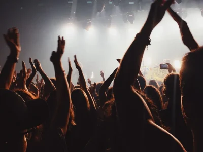 CONCERT-8211-U2-LEGEND-amp-4-STING-8211-18-10-2025-8211-Lezignan-Corbieres_3041353