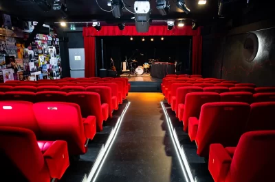 Cafe-Theatre-La-Luna-Negra_1132774