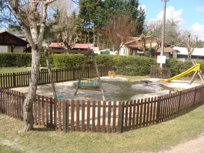 Camping-Le-Maine-Blanc-8211-Saint-Christoly-de-Blaye_2851457
