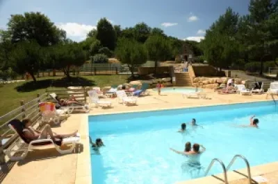 Camping-Le-Val-d039Ussel-8211-Proissans_2930267