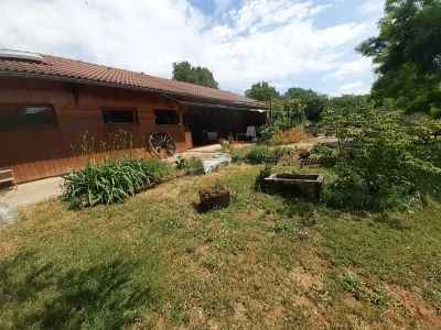 Camping-a-la-Ferme-Les-Petits-Equins-8211-Miers_1759039