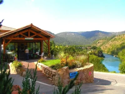 Camping-de-La-Cascade-et-location-de-salle-groupes-8211-Saint-Rome-de-Tarn_2252622