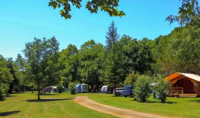 Camping-du-Ruisseau-du-Treil-8211-Larnagol_1759017