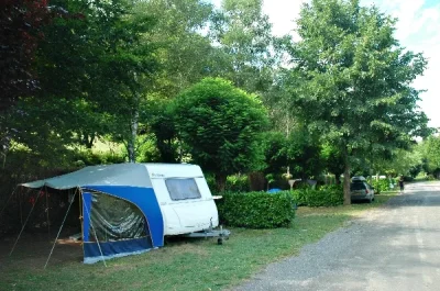 Camping-municipal-La-Chantellerie-8211-Estaing_2227293
