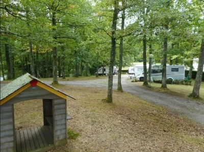 Camping-municipal-Les-Roches-8211-Saint-Dizier-Masbaraud_1564481