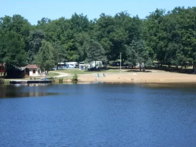 Camping-quotLes-Amis-de-la-Coquille-ANACquot_1008902
