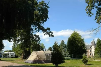 Castel-Camping-Chateau-de-Leychoisier_997857