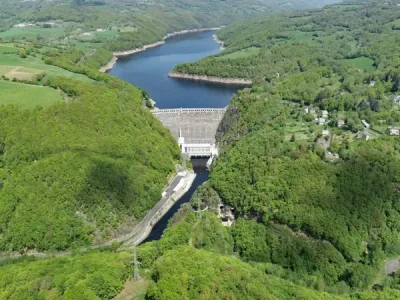 Centrale-hydroelectrique-de-Sarrans-8211-Brommat_3059139