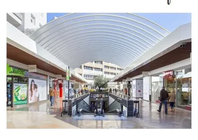 Centre-Commercial-Carrefour-Bonneveine-8211-Marseille-8e-Arrondissement_2704386