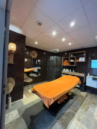 Centre-balneo-du-Chateau-de-la-Falque-groupes-8211-Saint-Geniez-d039Olt-et-d039Aubrac_3258175