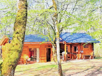 Chalet-en-rondins-avec-spa-en-pleine-nature-8211-Les-Farges_2221719