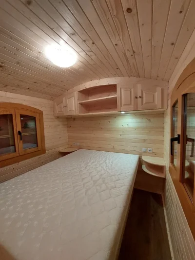 Chambre-d039hotes-insolite-Roulotte-8211-La-Sauniere_1554179