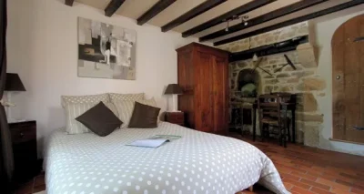 Chambres-d039hotes-domaine-de-la-Vergnolle-5-chambres-amp-1-appartement-8211-Roches_1554111