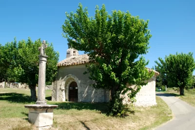Chapelle-Notre-Dame-des-Barquets_348652