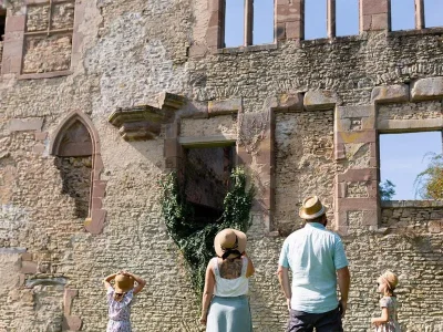 Chateau-Qui-Qu039en-Grogne-8211-Visites-guidees-Histoire-et-Patrimoine-8211-Moyen_2871793