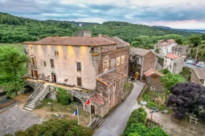Chateau-de-Latour-sur-Sorgues-8211-visite-guidee-ou-libre-8211-Marnhagues-et-Latour_2271302