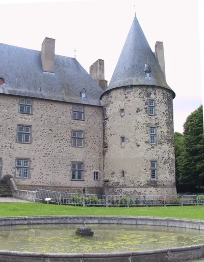 Chateau-de-Villeneuve-Lembron_344436