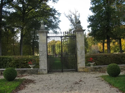 Chateau-et-Jardins-de-La-Sayette_550386