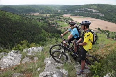 Chill-Lot-Activites-Nature-8211-VTT-et-VTC-8211-Cenevieres_2657208