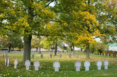 Cimetiere-Militaire-Allemand-de-Wicres-Village_553148