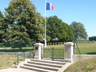 Cimetiere-militaire-francais-de-Rozelieures-8211-Rozelieures_3865775