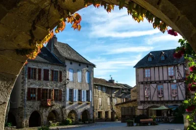Circuit-touristique-par-la-route-quotEntre-Bastides-et-Plus-Beaux-Villages-de-Francequot-8211-Sauveterre-de-Rouergue_2229614-1