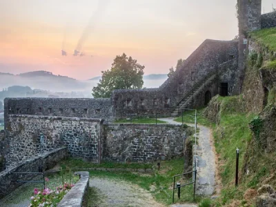 Citadelle-en-scenes-Les-garcons-et-Guillaume-a-table-8211-21-08-2025-8211-Saint-Jean-Pied-de-Port_2371054