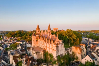 Cite-royale-de-Loches-8211-Loches_3203285