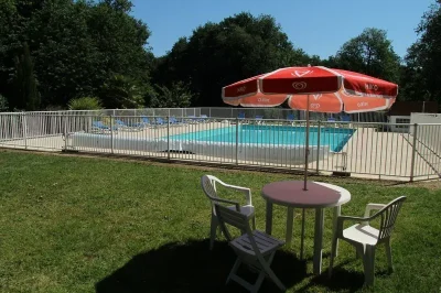 Club-du-Soleil-de-Poitiers-8211-Camping-nudiste-8211-Domaine-de-la-Pardiere-a-Chateau-Larcher-8211-Chateau-Larcher_2842640