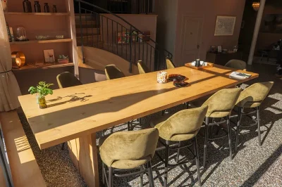 Co-working-dans-notre-espace-dedie-a-L039Invitation-au-Voyage-Hotel-8211-Honfleur_2139498