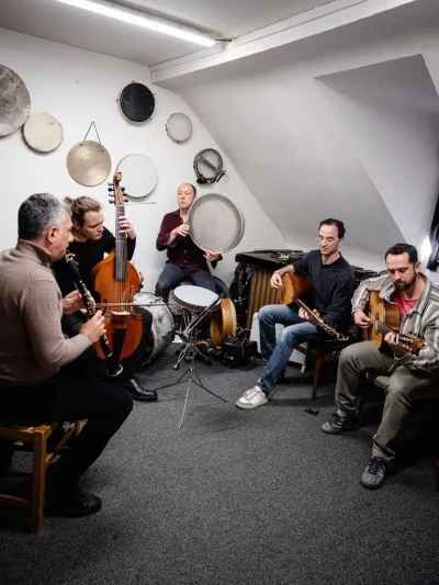 Concert-Les-Oiseaux-et-la-Terre-8211-Barish-Ayhan-et-les-itinerants-8211-18-12-2025-8211-Bischwiller_3177478