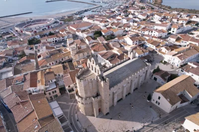 Concert-The-Yellbows-en-deambulation-dans-le-village-8211-18-07-2025-8211-Saintes-Maries-de-la-Mer_2436612