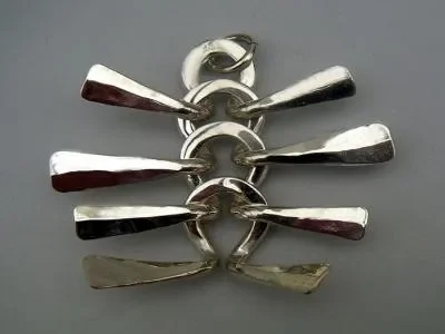 Creation-de-bijoux-d039argent-8211-Les-Baux-de-Provence_3209051