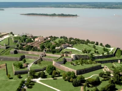 Croisiere-commentee-sur-l039Estuaire-de-la-Gironde-autour-des-trois-forts-Vauban-classes-UNESCO_467899