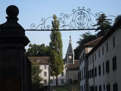 DOMAINE-DE-LA-MANUFACTURE-ROYALE_306004