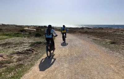 De-Martigues-a-Port-Saint-Louis-du-Rhone-a-velo-8211-Martigues_2268878
