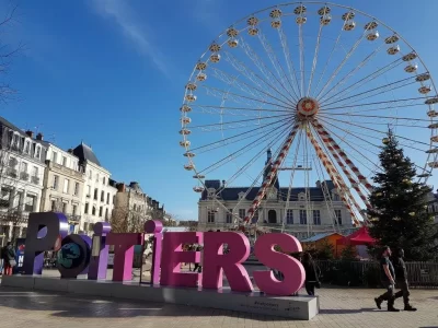 De-Poitiers-a-Lusignan-en-ecomobilite-8211-Via-le-GR®364_1057504