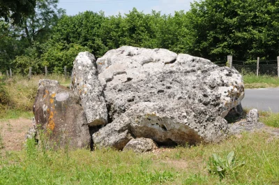 Dolmen-de-Loubressac-8211-Mazerolles_3071982