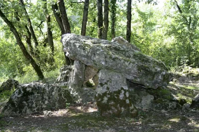 Dolmens-d039Arlait-8211-Chateau-Larcher_2411210