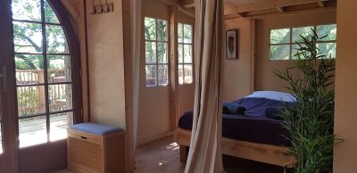 Domaine-Chantoiseau-8211-Cabane-dans-les-arbres-Tente-trappeur-Tipi_47094