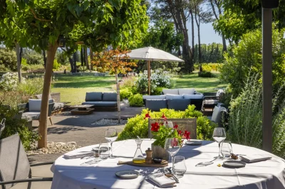 Domaine-La-Pierre-Blanche-8211-Le-Bistrot-by-L039Opale-8211-Eygalieres_3514021