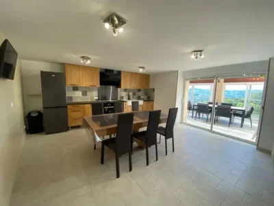 Domaine-du-Bez-8211-La-Maison-de-Jules-8211-Saint-Laurent-d039Olt_2221766