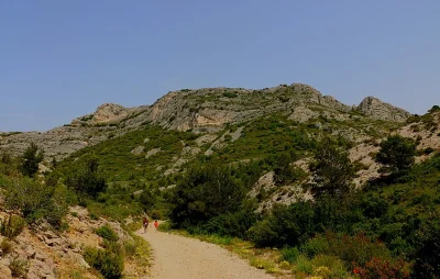 EYGALIERES-8211-La-Routo-le-Gros-Calan-8211-Eygalieres_572913-63