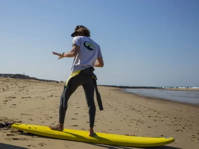 Ecole-de-Surf-Kiwadu-Surf-School_1103419