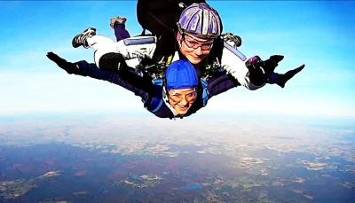 Ecole-de-parachutisme-du-Centre-Orleans-Loiret-8211-Saint-Denis-de-l039Hotel_1714818