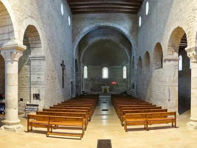 Eglise-Romane-St-Jacques-du-XIIe-siecle_633359